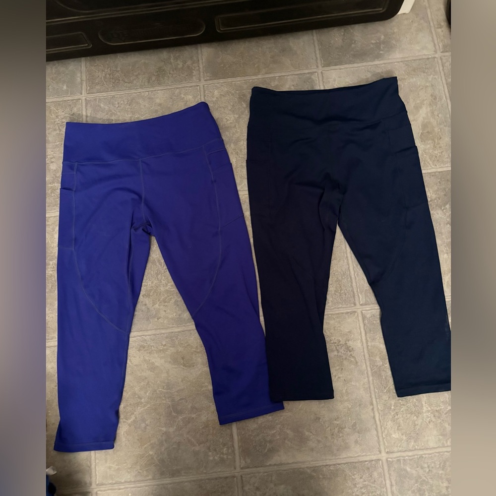 ZYIA Womens Capri Leggings in Purple and Navy